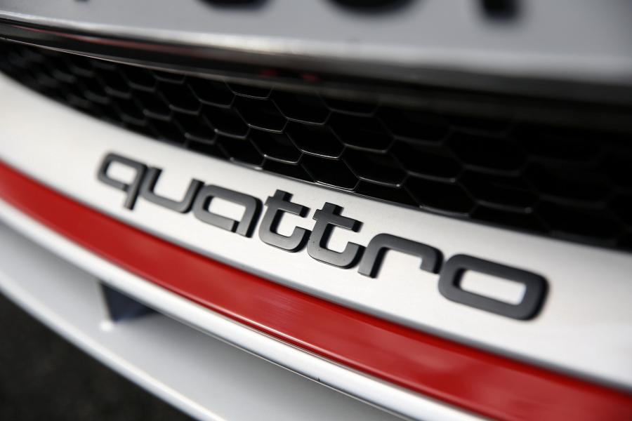 Логотип Audi TT RS Coupe (8S) 2017 года  (AU) (фото 16 из 40)